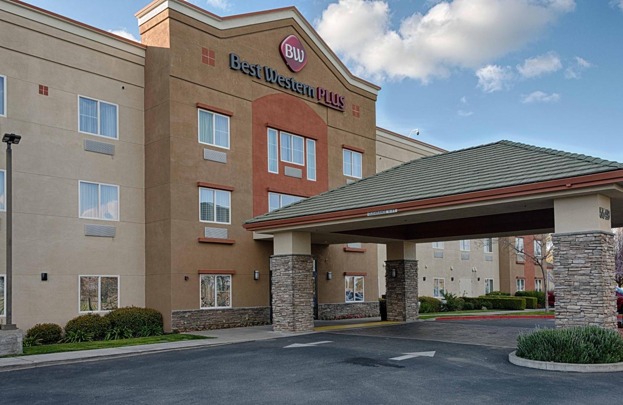 Best Western Plus Delta Inn & Suites Oakley Bagian luar foto
