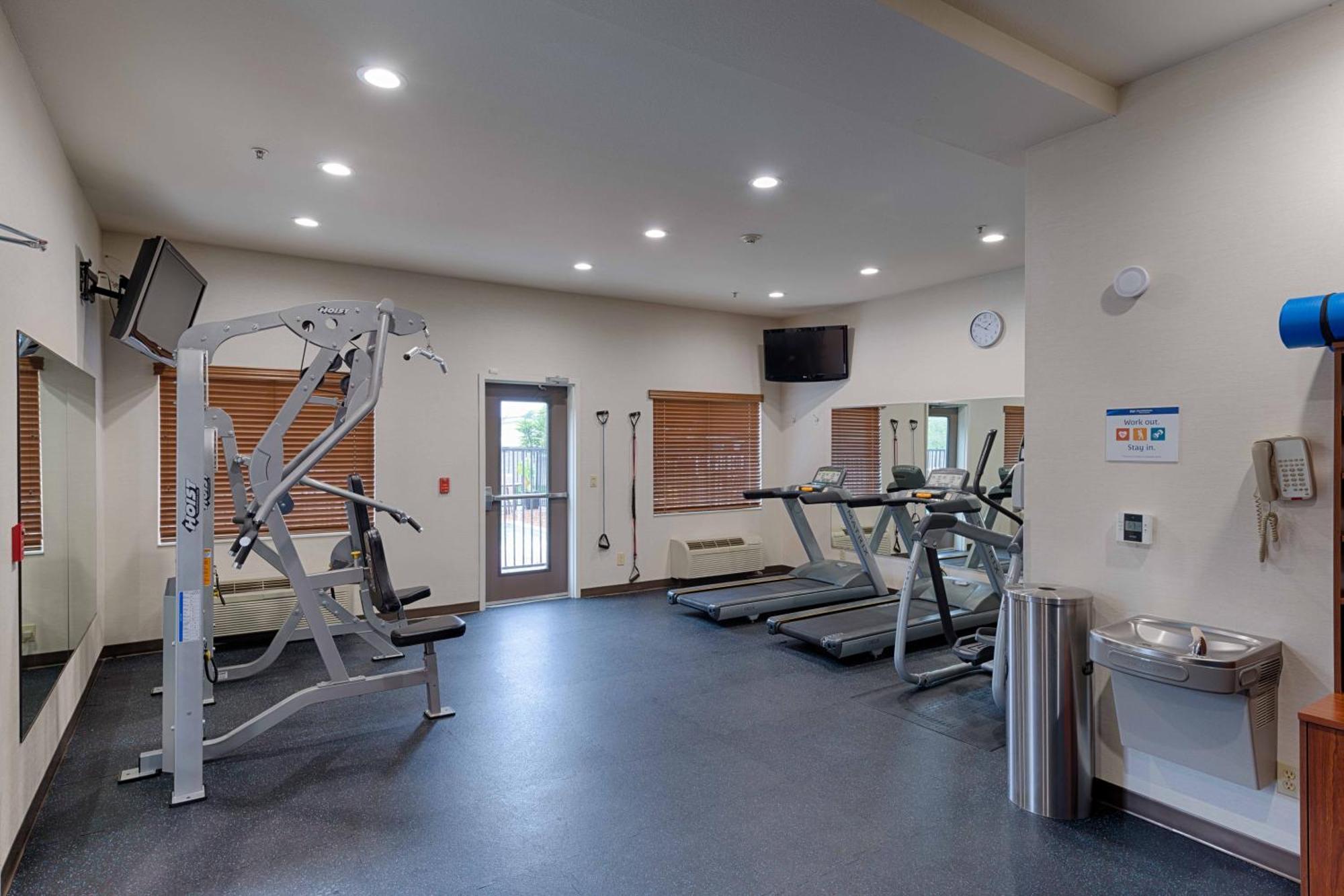 Best Western Plus Delta Inn & Suites Oakley Bagian luar foto