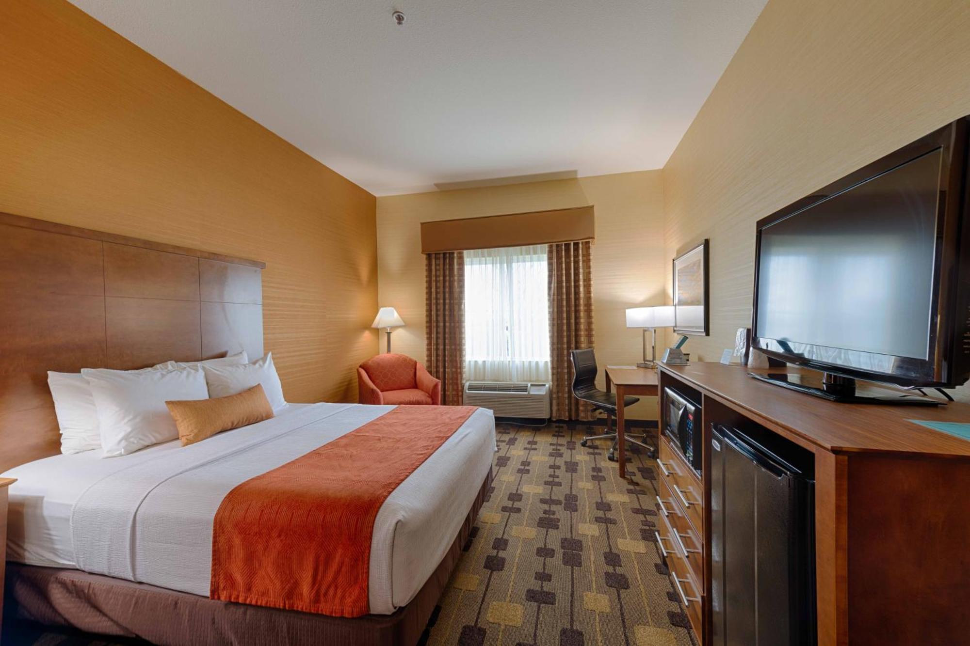 Best Western Plus Delta Inn & Suites Oakley Bagian luar foto