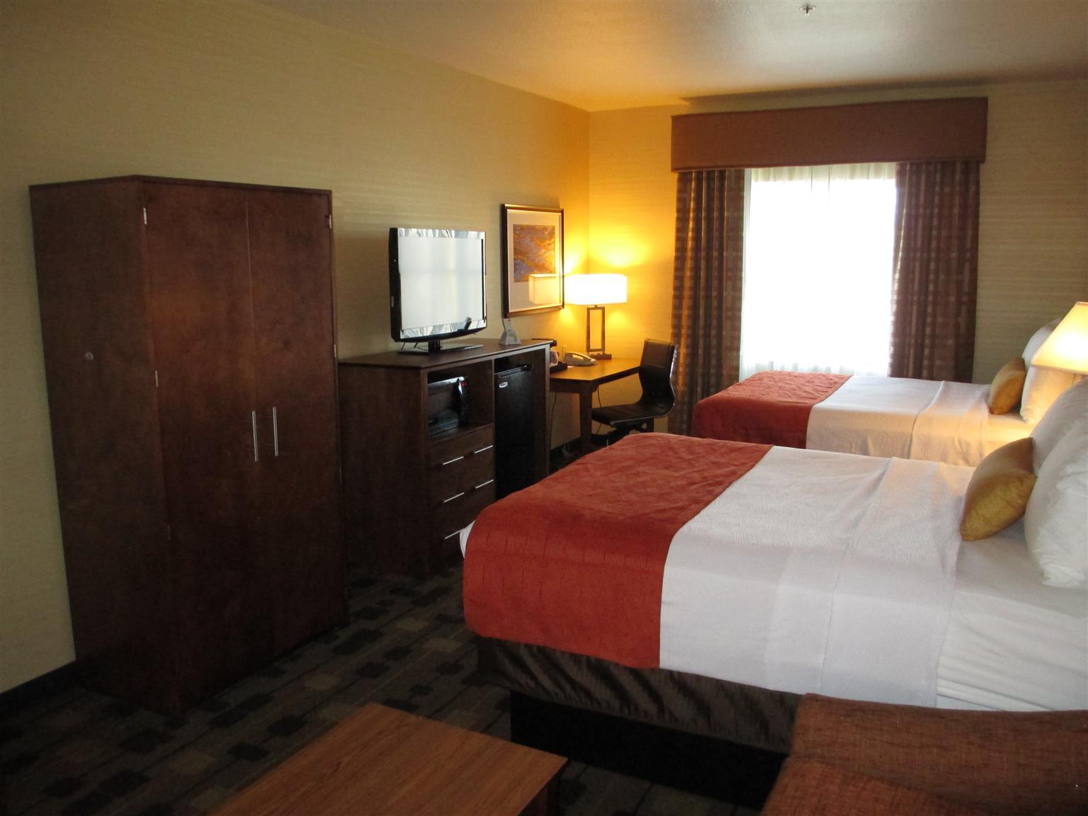 Best Western Plus Delta Inn & Suites Oakley Bagian luar foto