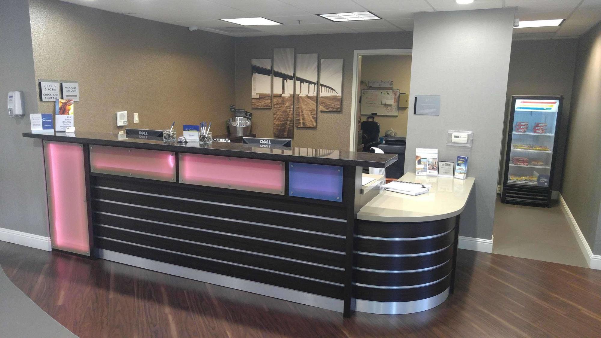 Best Western Plus Delta Inn & Suites Oakley Bagian luar foto