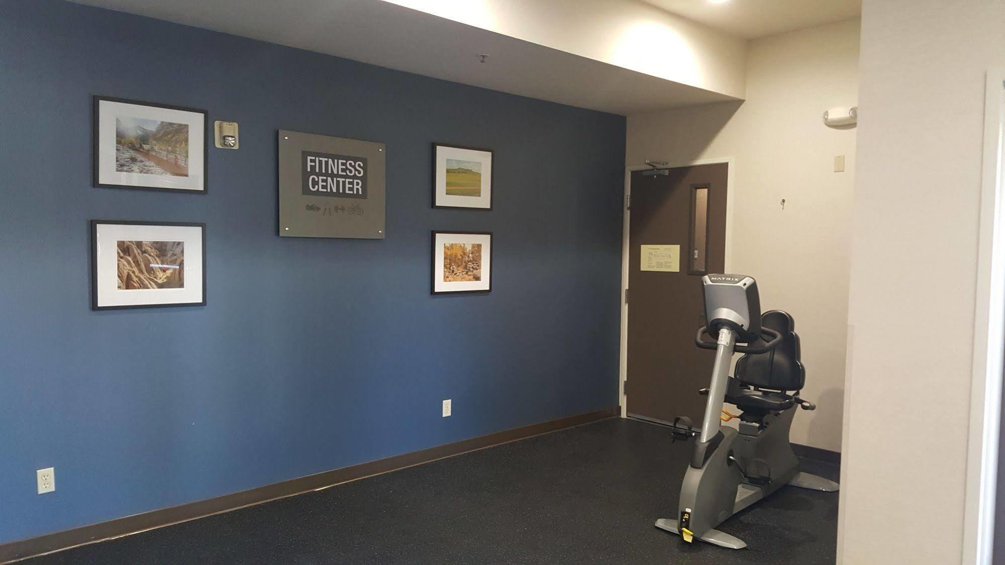 Best Western Plus Delta Inn & Suites Oakley Bagian luar foto